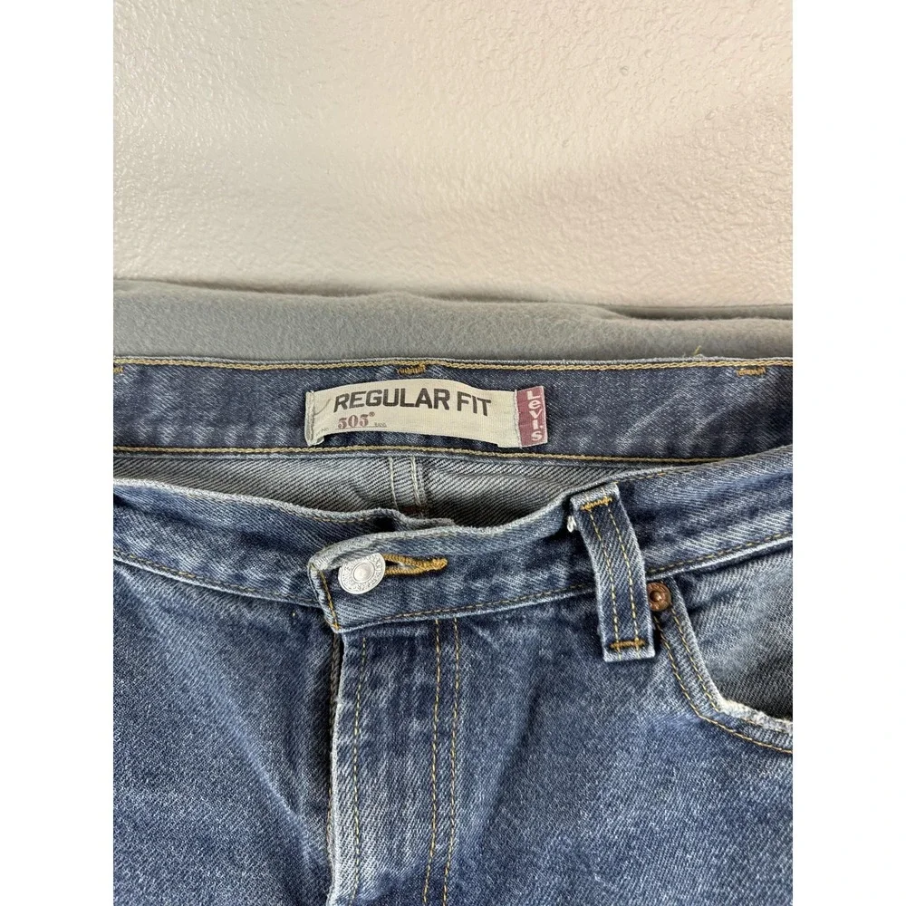 Levi's‎ 505 Jeans Mens 38x30 Medium Wash Blue Regular Straight Distressed Denim